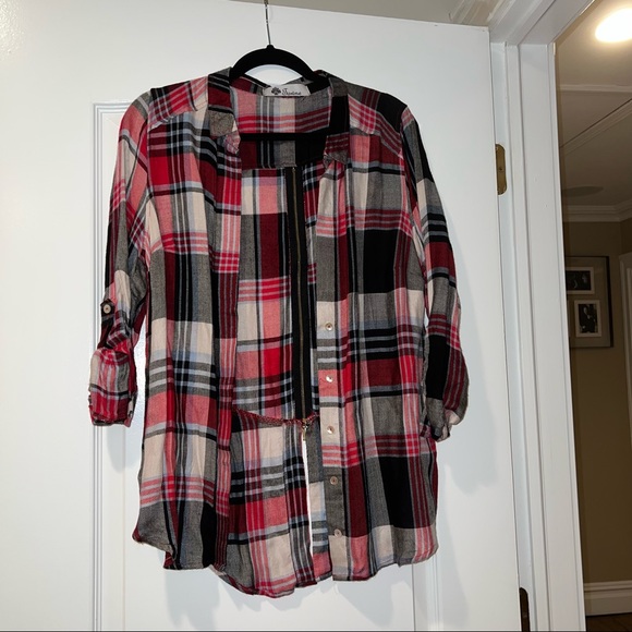 Flannel with zipper on the back - Picture 1 of 6
